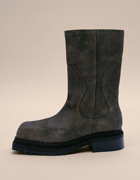 STACKED BOOT IN GREY SPLIT LEATHER