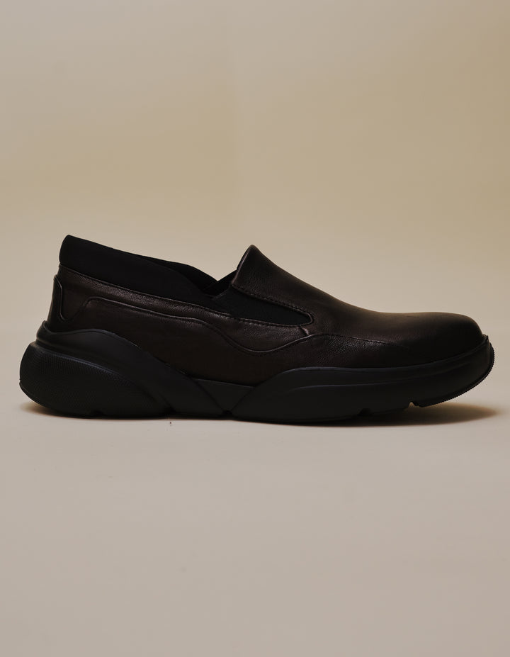 SLIP ON SNEAKER IN BLACK MIX